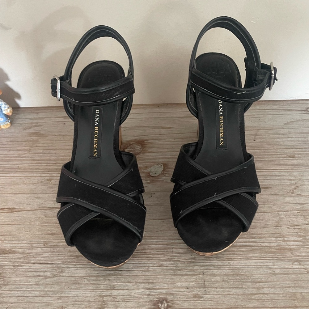 Dana Buchman Wedges
